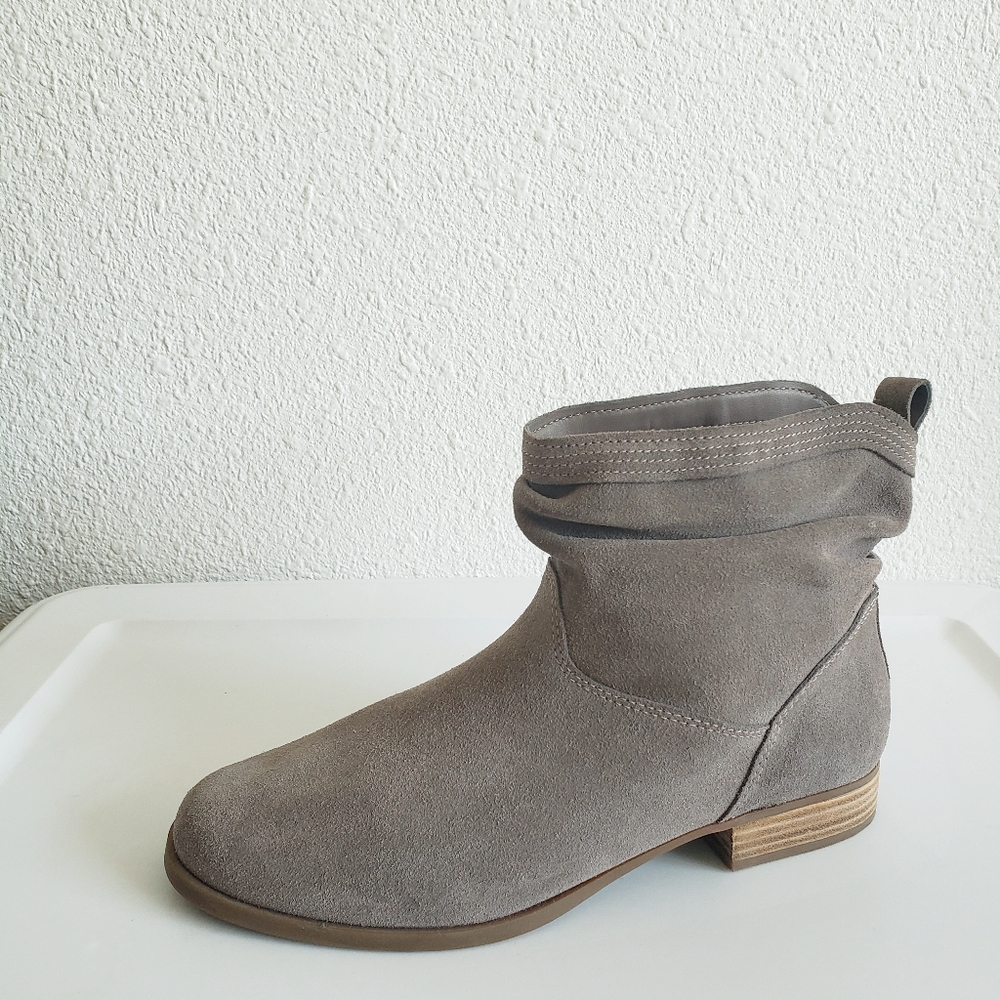 Koolaburra by UGG Lorelei Gray Suede Ankle Boots Booties